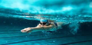 5 consigli su come massimizzare la combustione dei grassi durante il nuoto