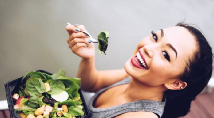 Ciò che mangi influisce sull’aspetto della tua pelle