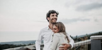 Scienza degli appuntamenti: 8 Tratti supportati dalla scienza che le donne trovano irresistibili negli uomini