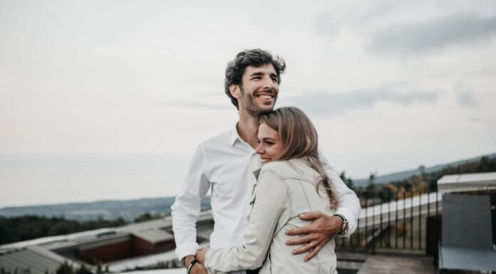 Scienza degli appuntamenti: 8 Tratti supportati dalla scienza che le donne trovano irresistibili negli uomini